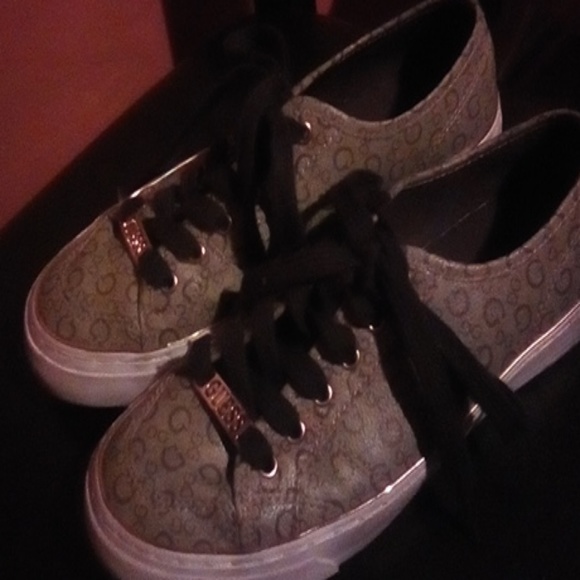 Shoes - Picture 1 of 4